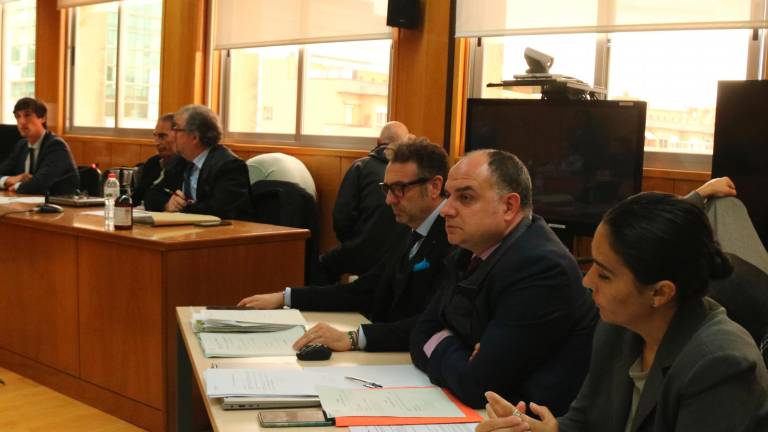 Los abogados defensores, durante el juicio en la Audiencia de Tarragona. Foto: ACN
