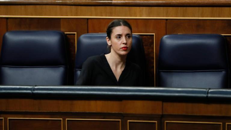 La ministra de Igualdad, Irene Montero, ayer en el inicio de la sesión de debate de la reforma de la ley del ‘solo sí es sí’. Foto: Efe