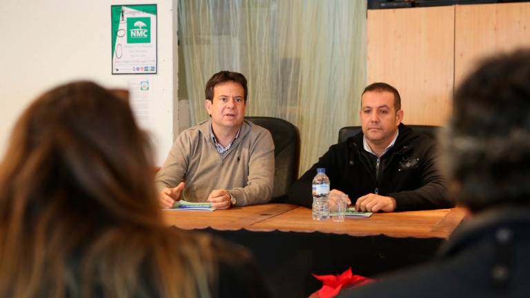 Oliver Klein y Enric Daza, durante una rueda de prensa en la sede del NMC. FOTO: ALBA MARINÉ