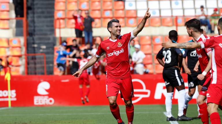 Pedro Del Campo celebra el gol ante el Linense