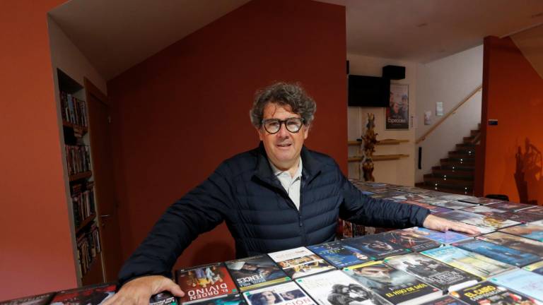 Toni Badimón gestiona el cine Rambla de l’Art de Cambrils desde hace una década. Foto; Pere Ferré