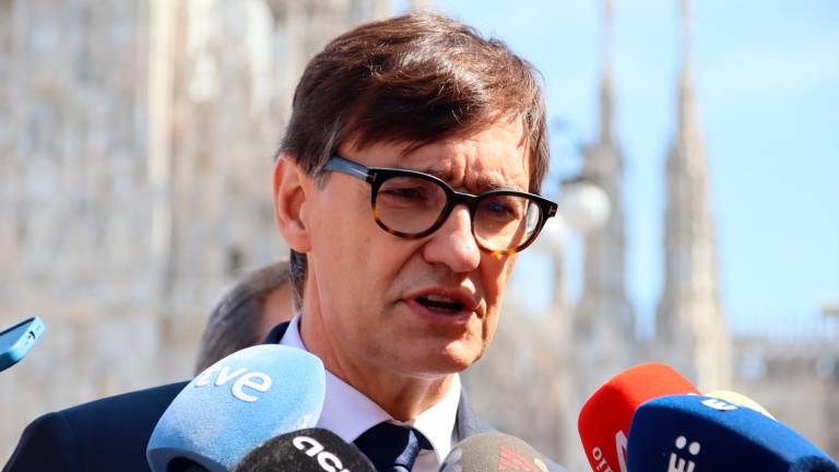 El presidente de la Generalitat, Salvador Illa, en una atención a los medios en Milán. Foto: ACN