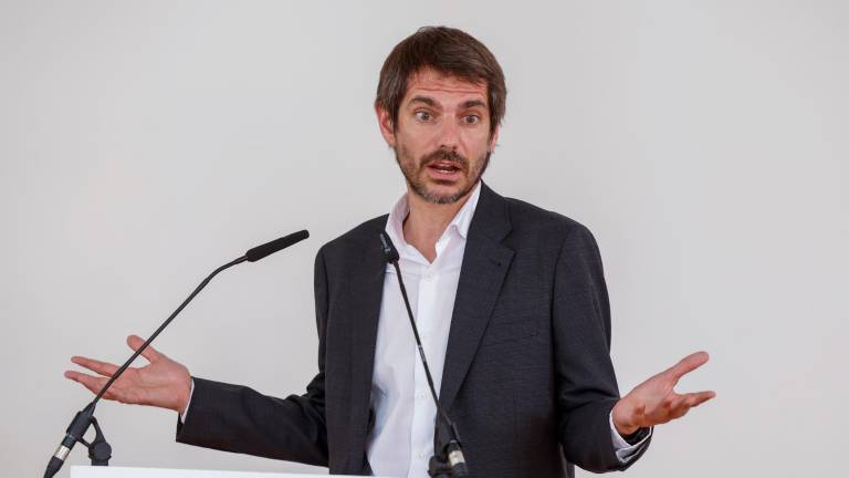 El portavoz de Sumar, Ernest Urtasun, durante una rueda de prensa. Foto: EFE