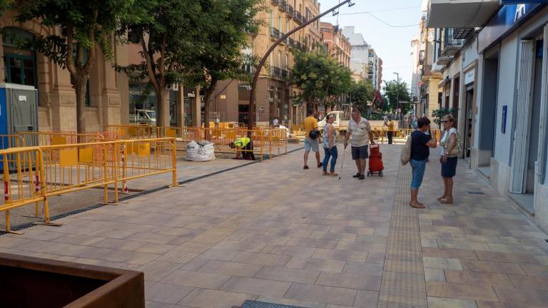 Tortosa enllesteix el primer tram del carrer Cervantes