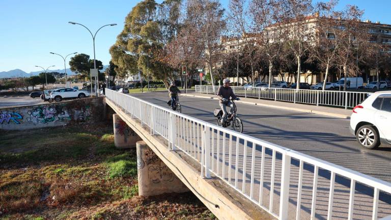 Hace años que el consistorio quiere darle continuidad al paseo marítimo de Cambrils con una pasarela situada en la Riera d’Alforja. foto: alba mariné