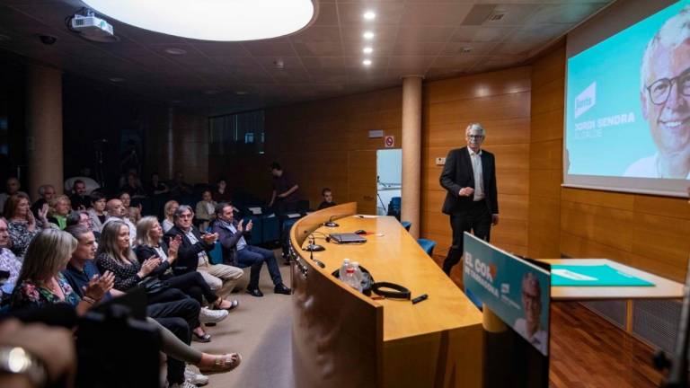 Jordi Sendra, este martes, durante la conferencia en el Col·legi d’Advocats i Farmacèutics. Foto: Àngel Ullate