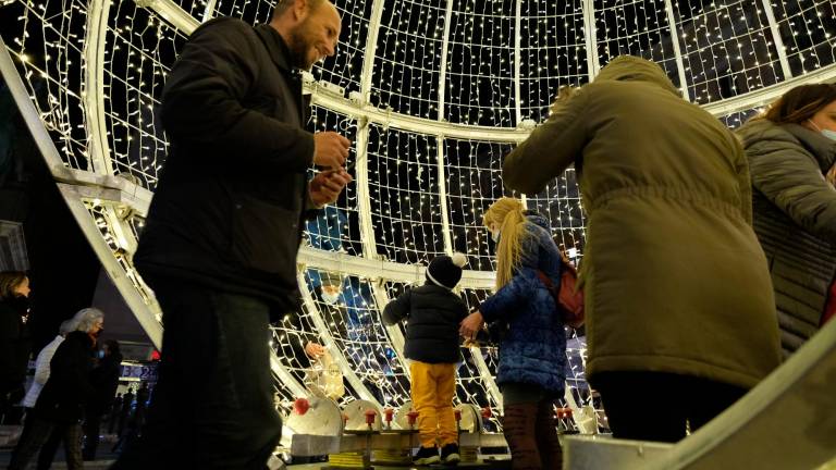 Un laberinto en Prim y un túnel y regalos 3D en la Llibertat, las luces de Navidad de Reus para este 2022