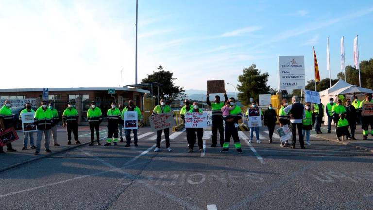 $!Los trabajadores de Saint Gobain de L’Arboç piden un plan de viabilidad de la empresa