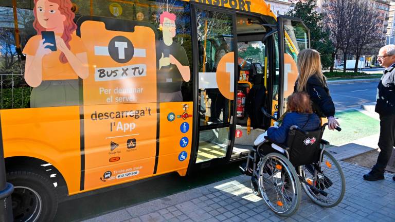 El servicio lo presta un microbús accesible y con 25 plazas. FOTO: Alfredo González
