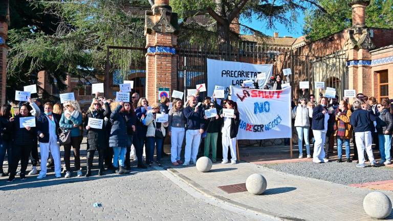 La protesta laboral de trabajadores de varias especialidades en el Institut Pere Mata el pasado febrero de este año. Foto: Alfredo González