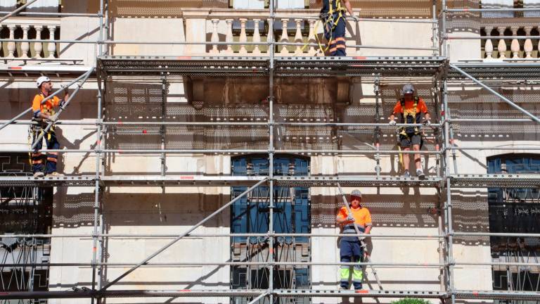 $!La façana de l’Ajuntament de Tarragona lluirà renovada i amb nova il·luminació per Sant Magí