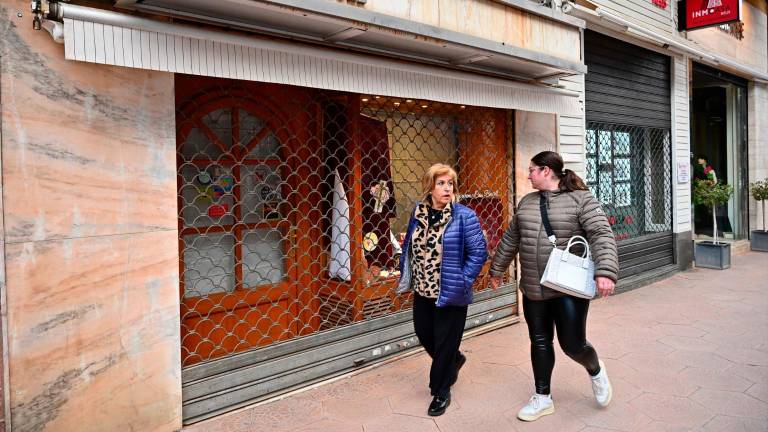 La històrica carnisseria Casa Borrull va abaixar ahir la persiana després de 106 anys d’activitat. foto: alfredo gonzález