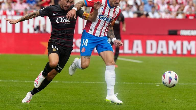 Aleix Garcia ha lucido el brazalete de capitán del Girona. Foto: EFE