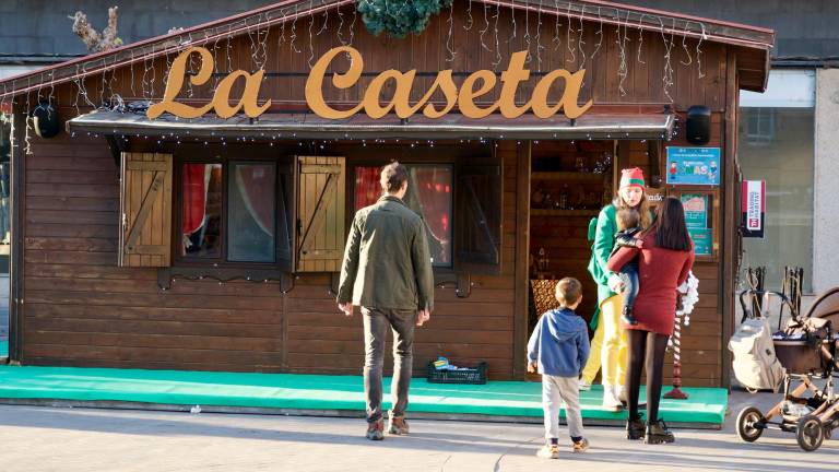La Caseta de Nadal, instal·lada a la plaça del Mercat d’Amposta. Foto: Joan Revillas