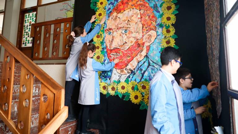 Els alumnes del cicle mitjà de Primària han treballat l’Impressionisme, amb la figura de Vincent Van Gogh. Foto: Alba Mariné