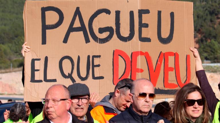 Cada dilluns els propietaris es manifesten per reclamar que els paguin les indemnitzacions. foto: acn