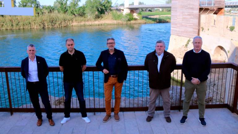 Adam Tomàs, German Ciscar, Manel Ferré, Jordi Pérez i Pau Pujol, cinc dels candidats a l’alcaldia d’Amposta. Foto: ACN