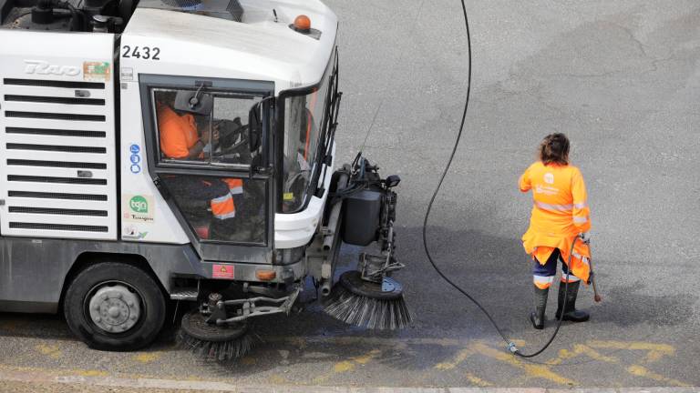 Parte de la maquina de limpieza se encuentra en mal estado. Foto: Pere Ferré/DT
