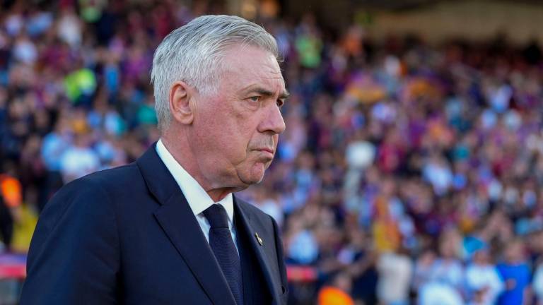 El entrenador del Real Madrid Carlo Ancelotti durante el Clásico. Foto: EFE/Siu Wu