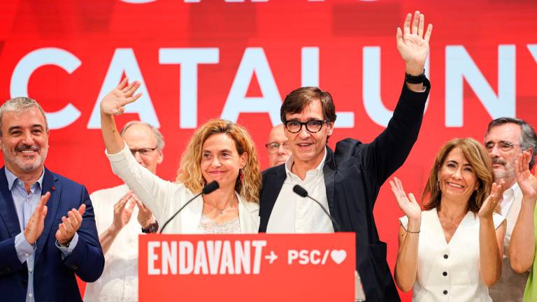 El primer secretario del PSC, Salvador Illa, con la cabeza de lista en el Congreso por Barcelona, Meritxell Batet.
