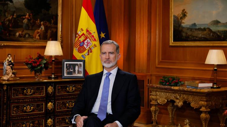 El rey Felipe VI en su tradicional mensaje de Navidad, el décimo de su reinado. Foto: EFE/ Ballesteros