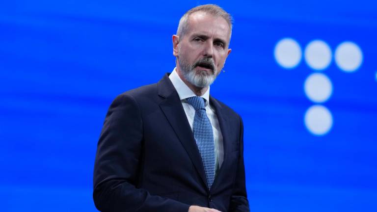 El presidente Ejecutivo de Telefónica, Marc Murtra, interviene en la jornada inaugural del Mobile World Congress (MWC), el mayor congreso mundial de conectividad, que arranca este lunes en Barcelona con el foco puesto en la inteligencia artificial (IA) y la expectativa de reunir a más de 100.000 asistentes. Foto: EFE