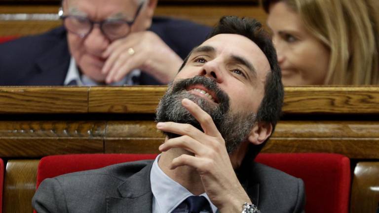 Junto a Roger Torrent, el TSJC ha absuelto, por mayoría, a los miembros de JxCat y ERC en la Mesa de la pasada legislatura. Foto: EFE