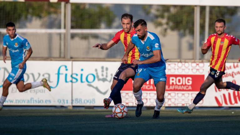 Lupu buscó el gol con ahínco pero sin fortuna. foto: nàstic/jc borrachero