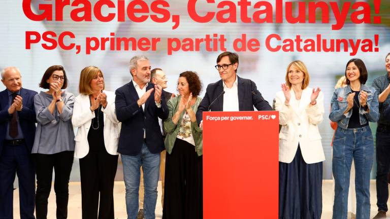 El candidato a la presidencia de la Generalitat por El PSC, Salvador Illa, comparece ante los medios para valorar los resultados electorales. Foto: EFE
