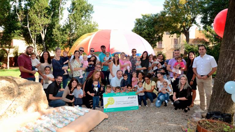 El Morell reparteix xecs de 150 euros a quinze nadons