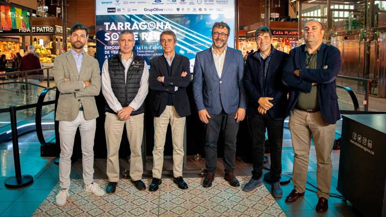 Los promotores del evento quieren acercar a la ciudadanía las novedades en vehículos eléctricos. Foto: Mercats de Tarragona