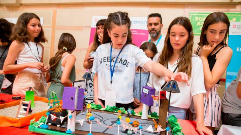 Set escoles de Tarragona, seleccionades als premis Retotech