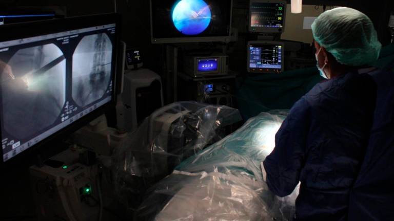 $!Equipo de cirujanos en los instantes previos a realizar una intervención. FOTO: Hospital Joan XXIII