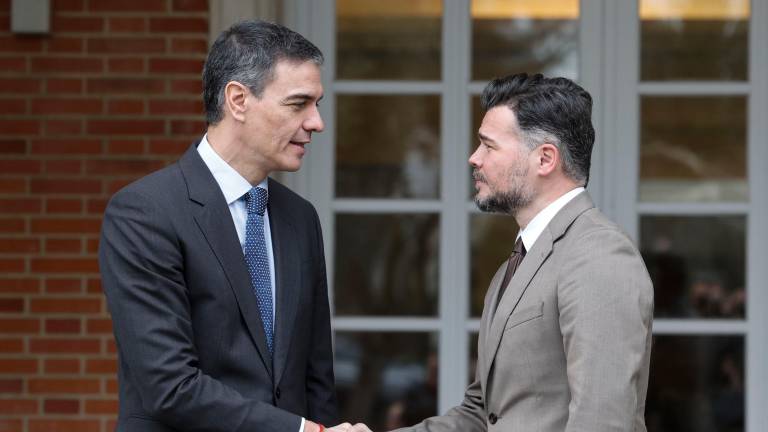 El presidente del Gobierno, Pedro Sánchez, y el portavoz de ERC en el Congreso, Gabriel Rufián. Foto: EFE