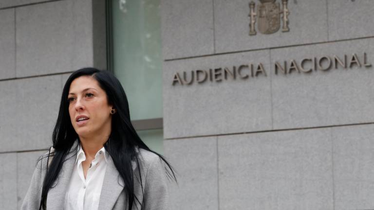 La jugadora de la selección Jenni Hermoso a su salida de la Audiencia Nacional. Foto: EFE