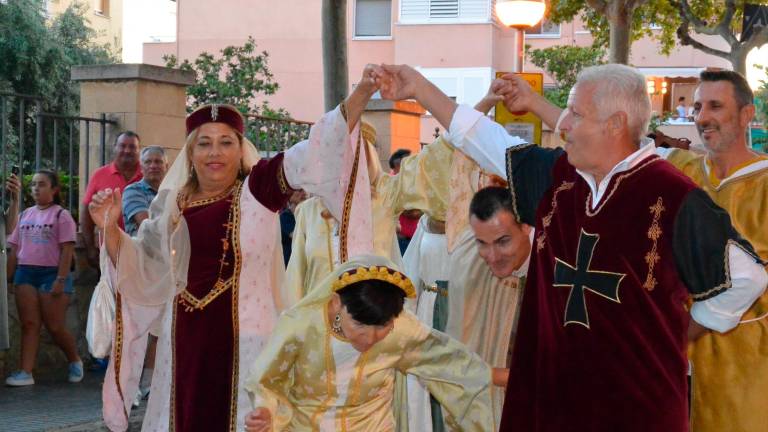 El Rey Jaume I el Conqueridor desfila, hoy en Salou, con nuevo ropaje