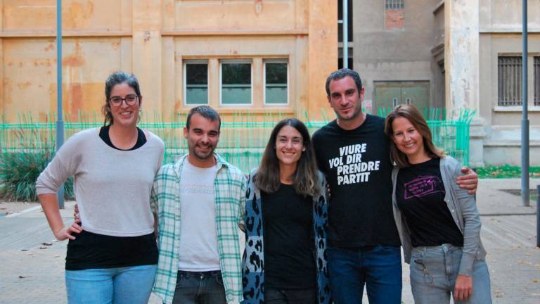 Els cinc membres de la formació que es presentarà a es municipals a Tarragona. FOTO: CUP