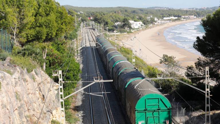 Tan solo el 4% del transporte de mercancías en el país se hace en ferrocarril. FOTO: Pere Ferré