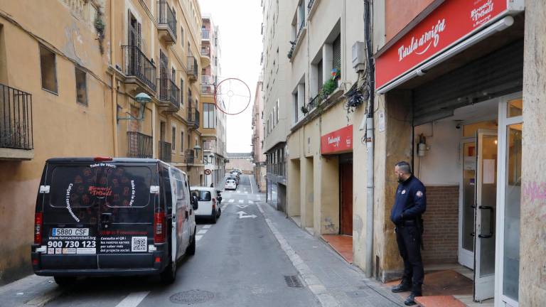 Exterior del local, ubicado en la calle del Cardenal Cervantes, en el centro de la ciudad. Foto: Pere Ferré