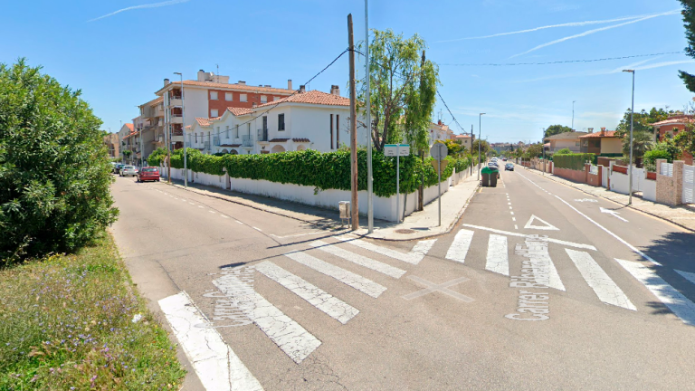 La explosión se ha producido en la confluencia de las calles Ribera d’Ebre y Gironès. Foto: Google Maps