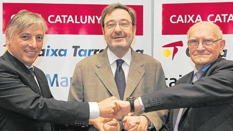 Manel Rosell (Caixa Manresa), Narcís Serra (Caixa Catalunya) y Gabriel Ferraté (Caixa Tarragona). foto: dt