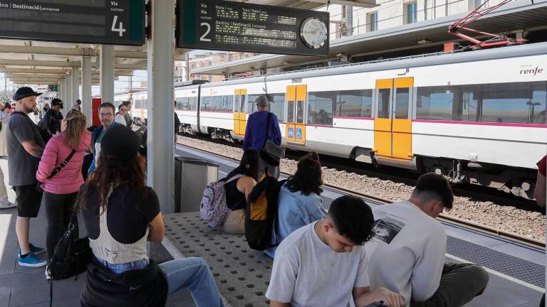 Imagen de archivo de un tren en la estación de Tarragona. Foto: Pere Ferré/DT