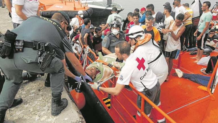 Más de 150 inmigrantes han sido rescatados a su llegada a España en patera. Foto: EFE