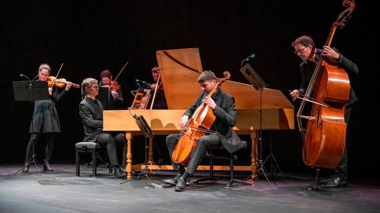$!El canongí Daniel Espasa (pianista) en el concert d’inauguració de les obres de l’Orfeó. FOTO: DT
