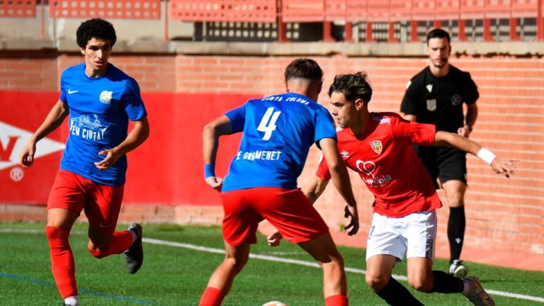 Víctor Valverde en un encuentro de esta temporada con el CF Pobla Mafumet. FOTO: Cedida