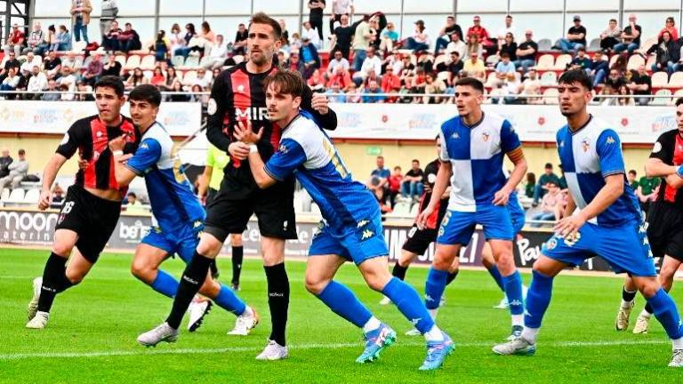 Instante del duelo entre el Reus y el Sabadell ‘B’. Foto: Alfredo González