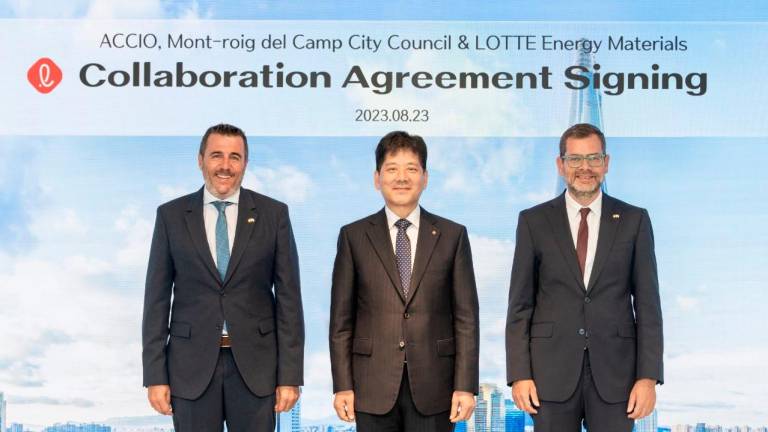 Encuentro entre el alcalde de Mont-roig, Fran Morancho, y el CEO (Chief Executive Officer) de Lotte, Kim Yeon-seop, en agosto, en Corea. Foto: Cedida