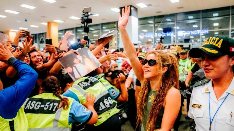 Shakira a su llegada a Lima. Foto: EFE