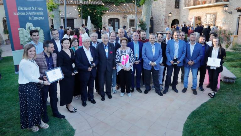 Foto de familia de la IX edición de los Premios Academia de Gastronomía. foto: M.C.G.