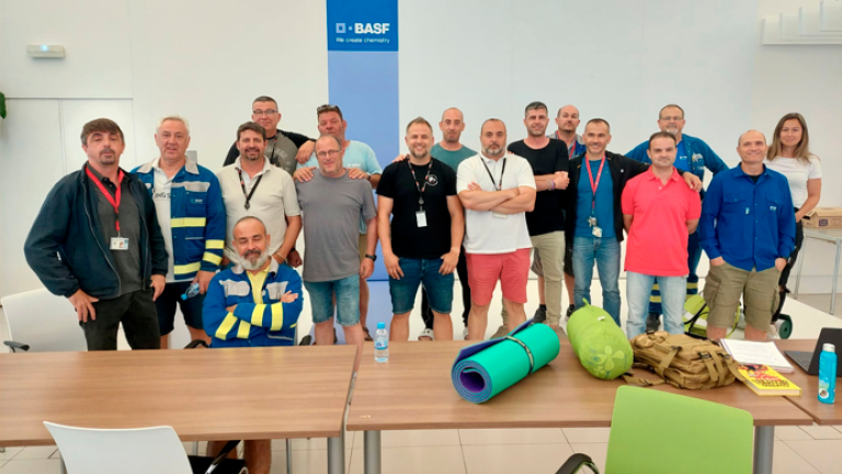 Trabajadores de BASF se encierran en la fábrica de TGN para exigir una subida salarial